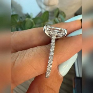 Bague de luxe en diamant de laboratoire taille radiant pour femme, en argent sterling, pour fiançailles, mariage, anniversaire, bijou fin moderne, cadeau - Product Image 5