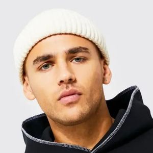 หมวกบีนนี่ฤดูหนาวคุณภาพดีที่สุดของ Yukaihe พร้อมดีไซน์ป้ายแบบกำหนดเอง หมวกไหมพรมฤดูหนาว รองรับการปรับแต่ง - Product Image 1