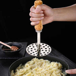 Presse-purée en acier inoxydable avec manche en bois pour fruits et légumes Outils pour fruits et légumes - Product Image 2