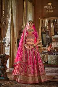 Rivaayat House présente un Lehenga Choli moderne en mousseline de soie et plumes, richement orné, longueur ras du sol, silhouette sirène/trompette, 100% soie - Product Image 6