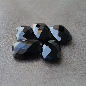 Piedra Preciosa Suelta de Ónix Negro AAA+ con Corte Rectangular Tipo Briolette, Calibrada para Joyería - Product Image 1