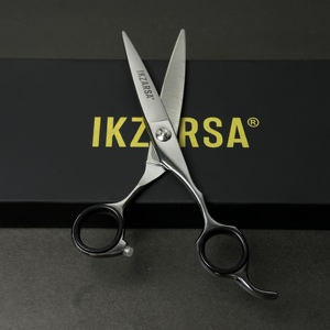 Diseña tus propias tijeras de peluquería giratorias de hoja larga con marca personalizada, tijeras de barbero con impresión láser. - Product Image 1