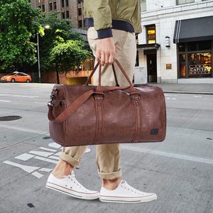 Bolsa de Viaje de Cuero Marrón para Hombre, Bolsa de Fin de Semana de Gran Capacidad con Cierre de Cremallera y Asa Suave - Product Image 1