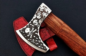 Hache Viking en acier au carbone, faite à la main, avec manche en bois de rose barbu et motif crâne, pour couper le bois - Product Image 5