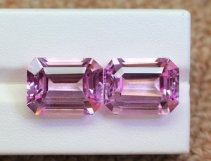 Saphir rose créé en laboratoire 14x10mm, facetté, pierre précieuse non montée - Saphir rose synthétique taille émeraude pour bague - Product Image 2
