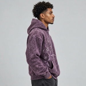 Sweat à capuche brodé confortable pour homme, en tissu doux avec broderie détaillée et style décontracté, idéal pour les voyages, les loisirs et le quotidien. - Product Image 3