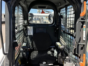 Cargadora Compacta de Orugas T770 2023 con Cabina Cerrada, Máquina de Construcción de Alto Rendimiento - Product Image 3