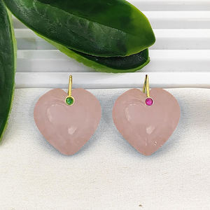 Pendentif en calcédoine rose sculpté en forme de cœur, 20 mm, fait main, breloque en calcédoine rose plaqué or pour fournisseur de bijoux - Product Image 1