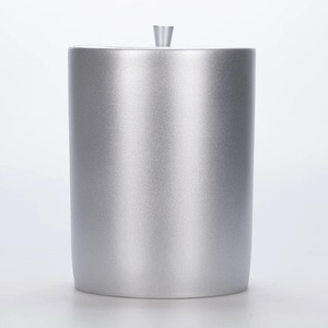 ถังขยะโลหะสไตล์วินเทจ ถังขยะเหล็กแบบเรียบง่าย - Product Image 5