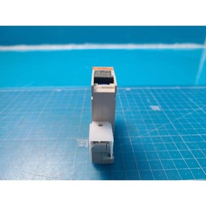 Protecteur de circuit Mitsubishi CP30-BA 10A, utilisé comme pièce détachée pour équipement semi-conducteur d'occasion - Product Image 3