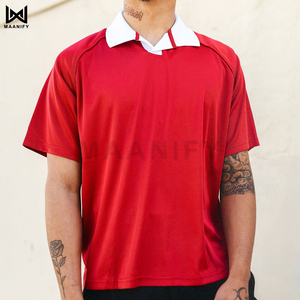 T-shirt en jersey rouge surdimensionné pour homme, coupe ample, streetwear, polyester, col contrasté, logo personnalisé MAANIFY, best-seller - Product Image 2