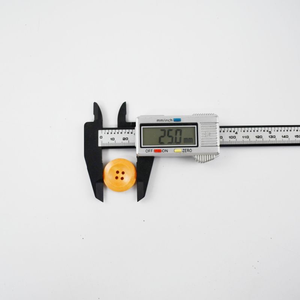 Meetee C1-28 Botones Redondos de Madera Natural de 25 mm con 4 Agujeros para Camisas y Abrigos de Fieltro - Product Image 4