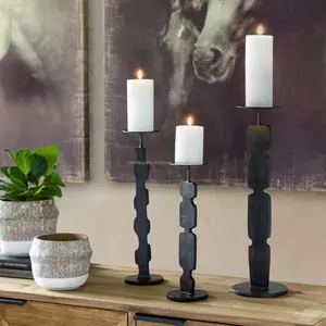 Porte-bougie minimaliste fait main pour les espaces de vie modernes, porte-bougie en métal doré design pour des bougies élégantes - Product Image 1