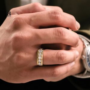 Anillo de boda ancho de oro de 14 quilates con diamantes cultivados en laboratorio de corte redondo y engaste de canal para hombre y mujer - Product Image 3
