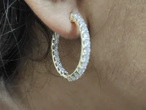 Boucles d'oreilles créoles en moissanite, 3 carats, taille ronde, or jaune massif 14 carats - Product Image 1