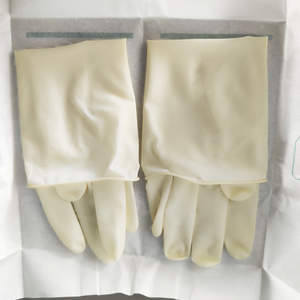 Gants chirurgicaux en latex de haute qualité 7.5 avec poudre, prix abordable - Product Image 2