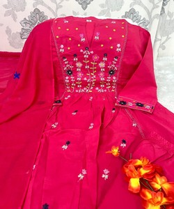 Salwar Kameez Dupatta de Algodón Rosa Bordado, Ropa Tradicional para Mujer, Estilo India Pakistán, Casual, Largo hasta el Tobillo, SHAGUN 85530 - Product Image 4