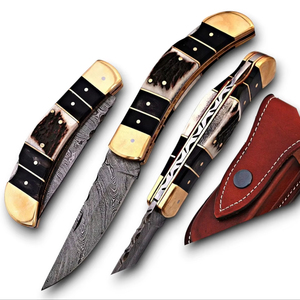 มีดพับเหล็กดามัสกัสทำมือ ปลายคมแบบคลิปพอยต์ ด้ามทำจากเขาสัตว์และทองเหลือง สำหรับพกพา แคมป์ปิ้ง กิจกรรมกลางแจ้ง EDC รับผลิตแบบ OEM ODM - Product Image 1