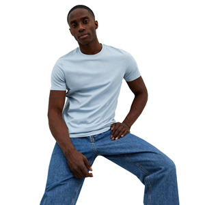 Camiseta de Algodón para Hombre, Corte Regular, Color Azul Claro, Cuello Redondo, Manga Corta, Informal, Transpirable, con Serigrafía Frontal, 150g - Product Image 1