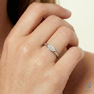 Anillo de Compromiso y Boda Clásico Minimalista con Moissanita Corte Marquesa Chapado en Oro Rosa para Mujer - Product Image 6