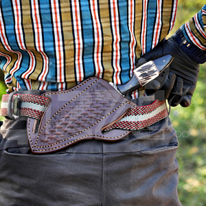 Funda de cuero genuino hecha a mano OEM para cuchillo tipo pancake, para cinturón, para mano derecha, ideal como regalo. - Product Image 4
