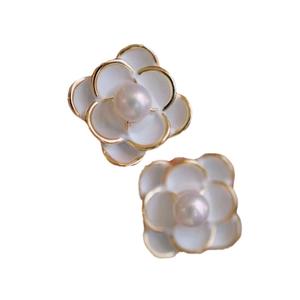 Boucles d'oreilles classiques rétro baroques en perles, accessoires de luxe simples et haut de gamme, perles naturelles pour un style élégant et unique - Product Image 5