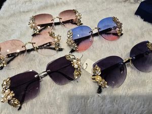 Lunettes de soleil de créateur pour mariage, cadeaux pour demoiselles d'honneur, avec fleurs et strass, embellissements, lunettes fantaisie pour l'équipe de la mariée - Product Image 2