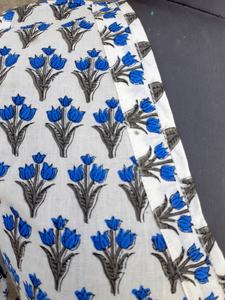 ชุดเดรสพิมพ์ลายด้วยมือแบบอินเดีย เสื้อคลุมอินเดีย ผ้าฝ้าย ชุดยาว คอวี แขนยาว ลายดอกไม้ ชุดลำลองทรงแม็กซี่สำหรับผู้หญิง - Product Image 4