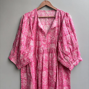 Robe décontractée mi-longue pour femme en coton tissé 100% uni, à manches courtes, taille empire, style babydoll, coupe ample et fonctionnelle à col en V oversize - Product Image 2