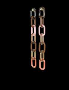 Cadena Decorativa de Resina Artesanal Lumorelle, Cadena Elegante Hecha a Mano con Forma Artística Contemporánea y Superficie Brillante - Product Image 3