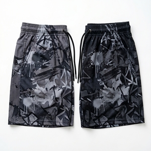 Pantalones cortos de malla con gráfico de grafiti abstracto urbano personalizado para hombre, pantalones cortos deportivos de baloncesto con sublimación para entrenamiento - Product Image 1