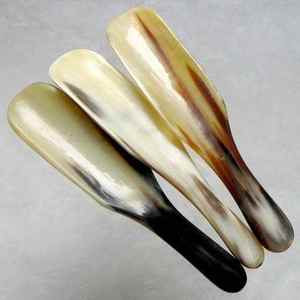 Chausse-pied en corne de buffle véritable, à long manche, petit modèle, couleur corne naturelle, produit artisanal, pour accrocher, prix abordables - Product Image 6