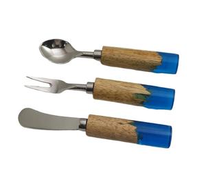 Ensemble de couverts élégants en acier inoxydable poli miroir avec manche rond en bois imprimé, ensemble de 3 pièces, vaisselle à prix raisonnable - Product Image 3