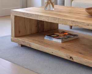 Table basse en bois artisanale, construction en bois massif, avec étagère de rangement inférieure, plateau épais et finition naturelle élégante - Product Image 2