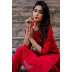 Ensemble Kurta Rouge Crimson XS avec haut à manches trois-quarts - Product Image 3