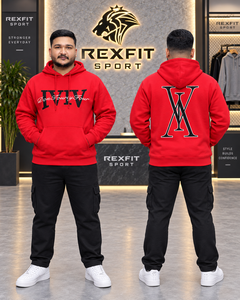 เสื้อฮู้ดดี้สีแดงสำหรับผู้ชาย พิมพ์ลายตัวเลขโรมันด้านหน้าและด้านหลัง ผ้าฟลีซหนานุ่ม สไตล์สตรีทแวร์ เสื้อสเวตเชิ้ต รับผลิตตามแบบ OEM ขายส่งเสื้อผ้า - Product Image 2