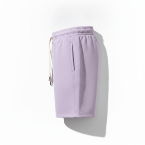 Shorts surdimensionnés lavande pour hommes. Ces shorts sont soigneusement confectionnés à partir d'un tissu en mélange de coton lourd. - Product Image 3