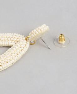 Boucles d'oreilles clous légères en perles de rocaille de qualité supérieure pour l'été, la plage, les festivals et les tenues décontractées – Disponibles à la vente - Product Image 2