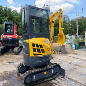 Excavatrice compacte Kobelco pour les chantiers étroits, offrant une maniabilité aisée et des performances pratiques pour les travaux de construction quotidiens - Product Image 4