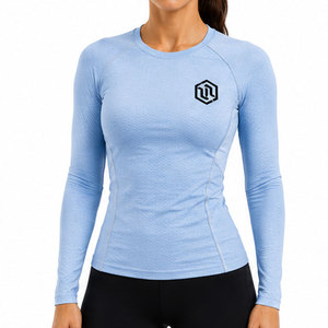 Camiseta Deportiva de Compresión Elite para Mujer con Construcción Ligera, Tejido Flexible de Alto Rendimiento y Gestión de la Humedad - Product Image 2