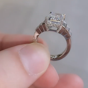 Anillo de Compromiso y Boda con Diamante Cultivado en Laboratorio, Corte Esmeralda, 5.80 Quilates, Oro Blanco de 14k, Certificado IGI, Joyería de Lujo para Regalo - Product Image 3