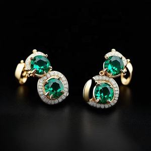 Ensemble de boucles d'oreilles en argent sterling 925 faites à la main de style mignon comprenant un quart d'émeraude en diamant pour les mariages, les fêtes, l'approvisionnement en gros - Product Image 2