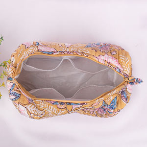 Bolsa de Maquillaje Portátil Grande, Multifuncional, Reutilizable, con Estampado Floral, Ecológica, Resistente al Agua, Hecha a Mano con Algodón Orgánico - Product Image 5