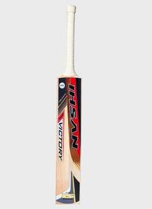 Bate de Críquet Ihsan Sports Edición V7 Ligero de Madera de Sauce Inglés con Funda Gratis, Agarre Adicional y Lámina Protectora, Todo Incluido - Product Image 4