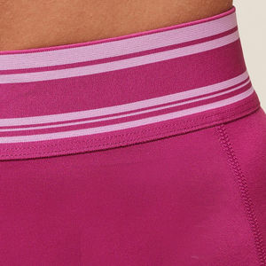 Meilleur prix Leggings capri confortables à taille haute pour femmes Dernière mode Respirants pour l'entraînement Service OEM pour adultes - Product Image 5