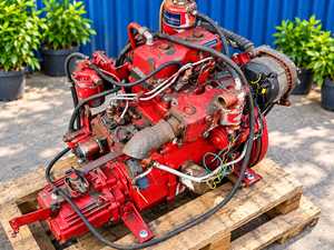 Motor marino diésel BUKH DV24 de 4 cilindros y 4 tiempos usado - Product Image 1