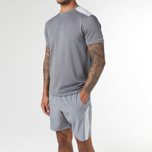 Ensemble T-shirt et short d'été imprimé pour homme de haute qualité, couleur personnalisée, design unique à taille élastique, col montant style Hip Hop - Unique - Product Image 2