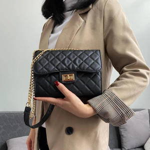 Customized Luxury Women's Genuine <b>Leather</b> Tote <b>Bag</b> Diamond Lattice Print Reversible Design <b>Soft</b> Texture Durable Wedding Single - Product Image 3