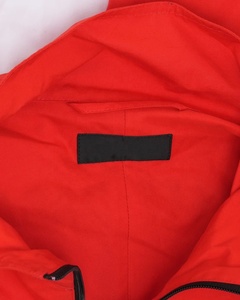 เสื้อแจ็คเก็ตวินด์เบรกเกอร์สองสีแบบมีซิป ระบายอากาศได้ดี เหมาะสำหรับใส่ลำลอง เล่นกีฬา และเดินป่า สำหรับผู้ชายและผู้หญิง - Product Image 3