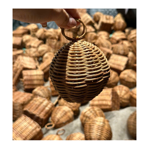 Clochettes de Noël en rotin style ferme, texture naturelle, ornements suspendus pour la décoration intérieure festive - Product Image 3